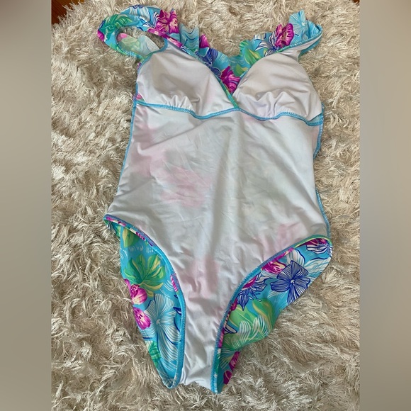 Stella Parker swimsuit one piece ruffles similar to Lilly Pulitzer bathing suit - Picture 5 of 8